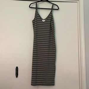 Mellóday dark green striped midi dress